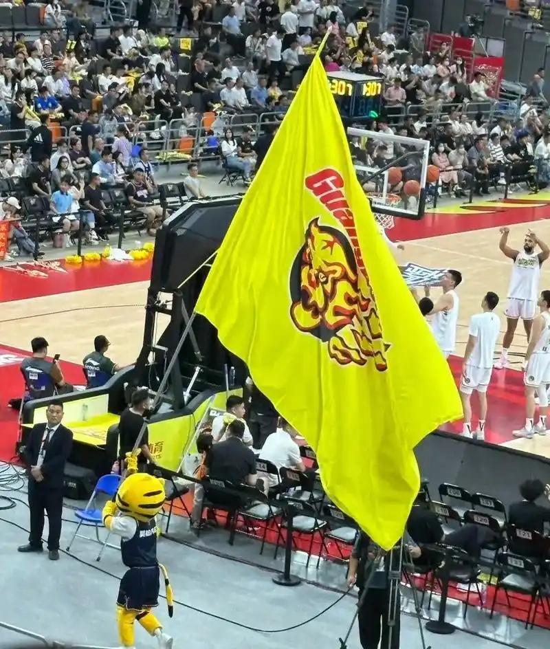 芯片-广东宏远正式改名！新冠名有意思，杜锋点名崔永熙，徐杰又秀恩爱